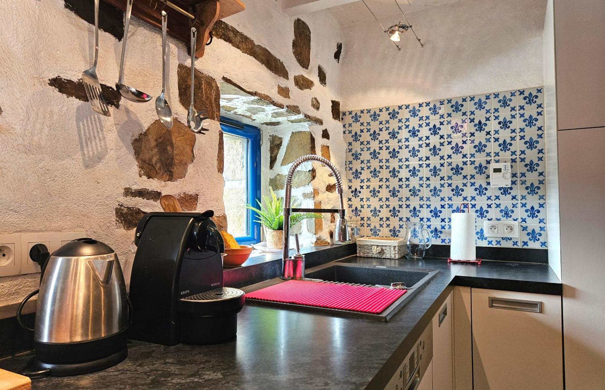 Ti Vaen I Maison Traditionnelle Bretonne & Sauna Lanvéoc 외부 사진
